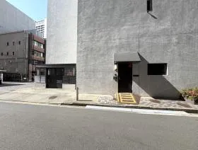 日経今橋の外観
