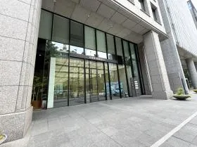 京阪神御堂筋の外観