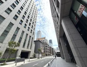 京阪神御堂筋の外観