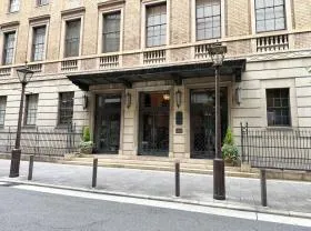 日本綿業倶楽部の外観