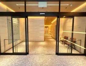 瓦町スクエアの外観