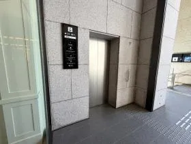 Osaka Metro本町の外観