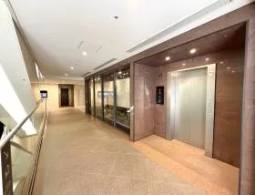 Osaka Metro本町の外観
