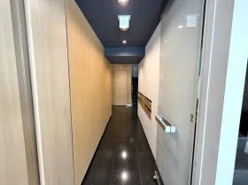 東心斎橋ビル西館の外観