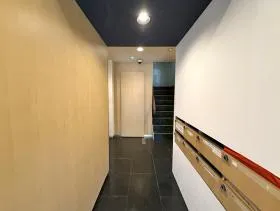 東心斎橋ビル西館の外観