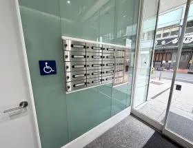アイ・プラス江戸堀の外観