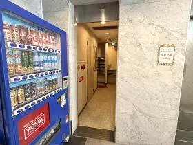 なにわ筋中央の外観