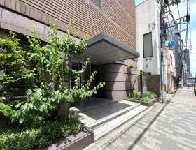 信栄商会の外観