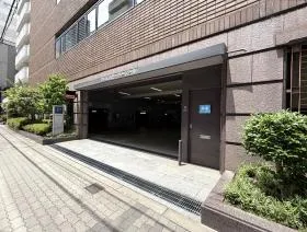 信栄商会の外観