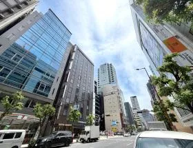 四ツ橋センターの外観