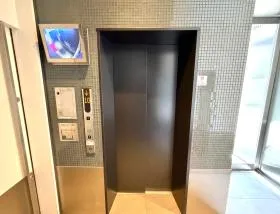 QUADRA KITAHORIE(クアドラ北堀江)の外観