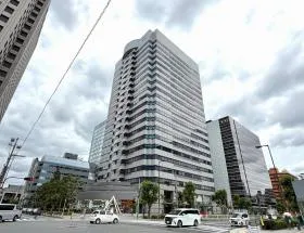 新大阪トラストタワーの外観