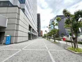 新大阪トラストタワーの外観