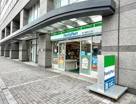 新大阪トラストタワーの外観