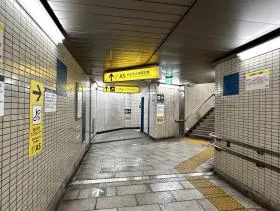 階段orエスカレーターで上がる