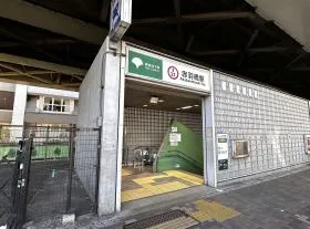 赤羽橋口から地上に出る