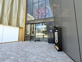 クオーツ心斎橋の外観