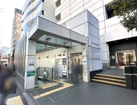出入口5（地上）