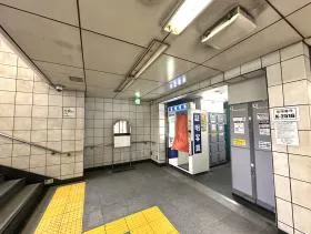 東京メトロ丸ノ内線「新宿御苑前駅」