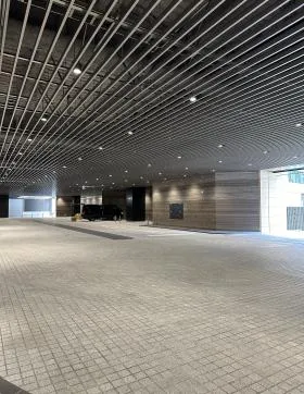 横浜シンフォステージ ウエストタワービルの外観