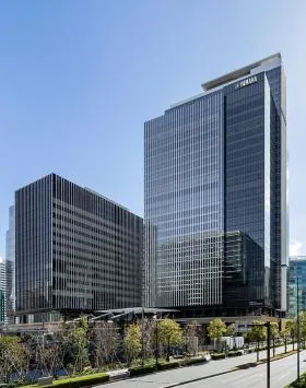 横浜シンフォステージ ウエストタワービルの外観