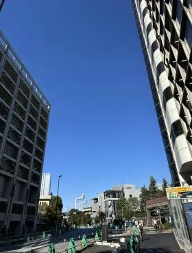 P’s GAIENMAEの外観
