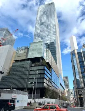 TOFROM YAESU TOWERの外観