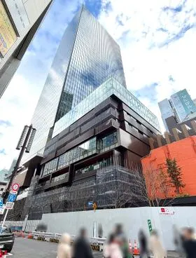 TOFROM YAESU TOWERの外観