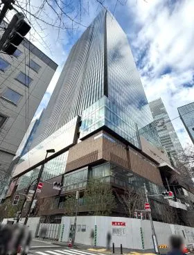 TOFROM YAESU TOWERの外観