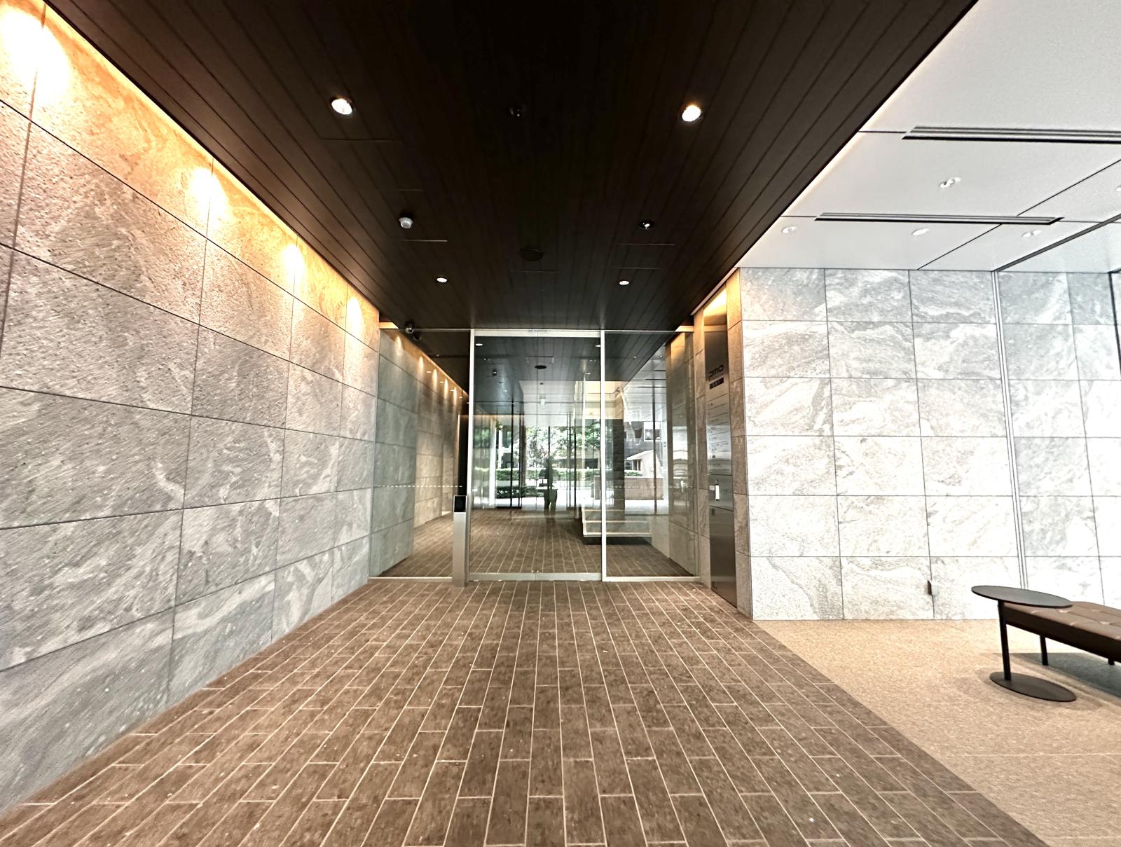 東京都中央区銀座8