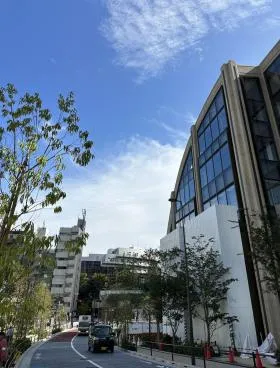 麻布台ヒルズ ガーデンプラザBの外観