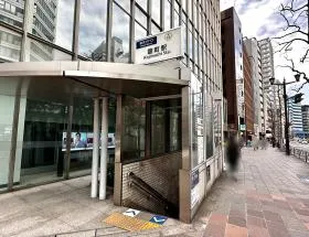 出入口1から地上に出る