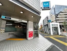 出入口3から地上に出て（階段orエスカレーター）、蔵前橋通り沿いを直進する