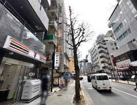 セブンイレブンを通過する