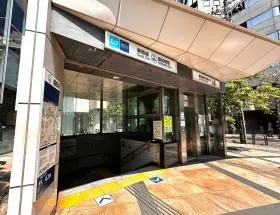 A5出入口から地上に出る