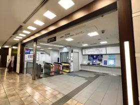 アベニュー口を出る(渋谷マークシティ内)