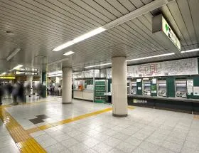 都営新宿線「岩本町駅」