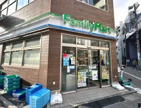 ファミリーマート