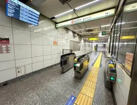 都営浅草線「宝町駅」