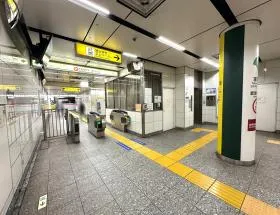 都営浅草線「宝町駅」