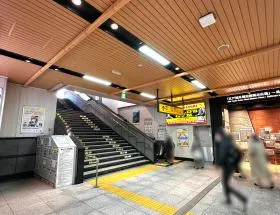 麹町口から地上に出る