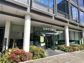 三井住友銀行を通過すれば当ビル着