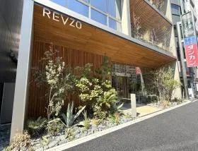 REVZO新橋の外観