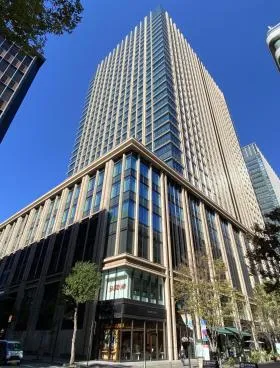 SERVCORP 丸の内二重橋ビルの外観