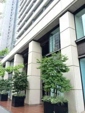 SERVCORP 丸の内郵船ビルの外観