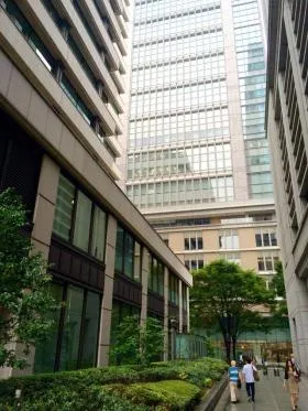 SERVCORP 丸の内郵船ビルの外観