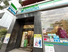 ファミリーマート