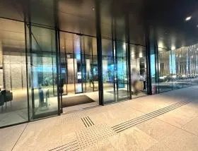 WAW虎ノ門アルセアタワーの外観