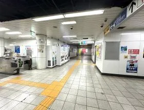人形町駅（都営浅草線・東京メトロ日比谷線）