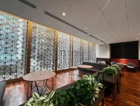 明治薬科大学 剛堂会館の外観